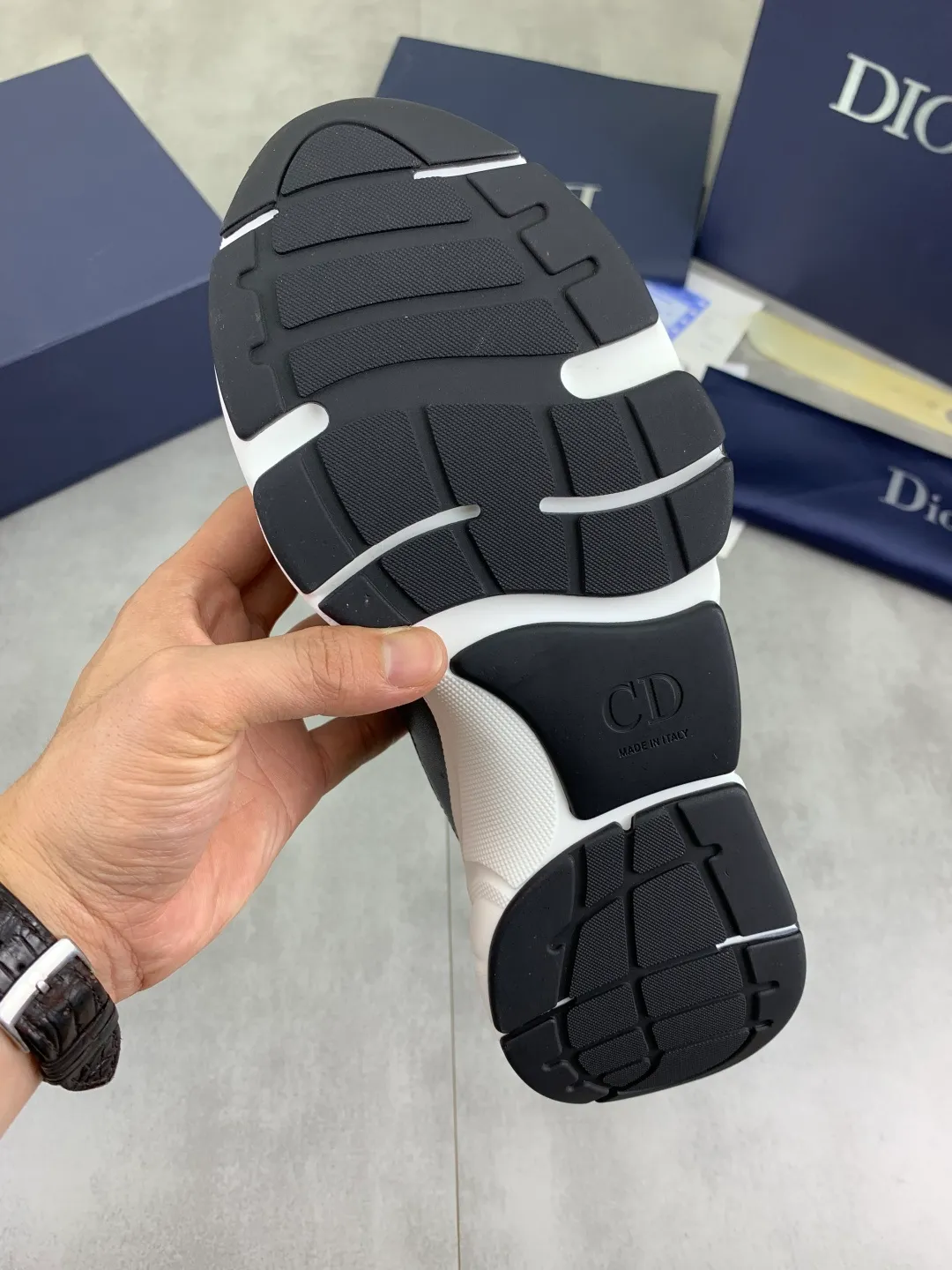 Men's shoes 💰P480 new style 💰new color high quality🔥🔥🔥, Dior [Dior] official website newly released 1:1 copy, the shoe body is made of imported original fine and breathable cloth and selected first-layer cowhide ➕original fine mesh lining insole, perfect shape and top quality 🙈rubber foam combination outsole is super light and wear-resistant👣, super hot style Code number: 38-45 (46 47 customized)